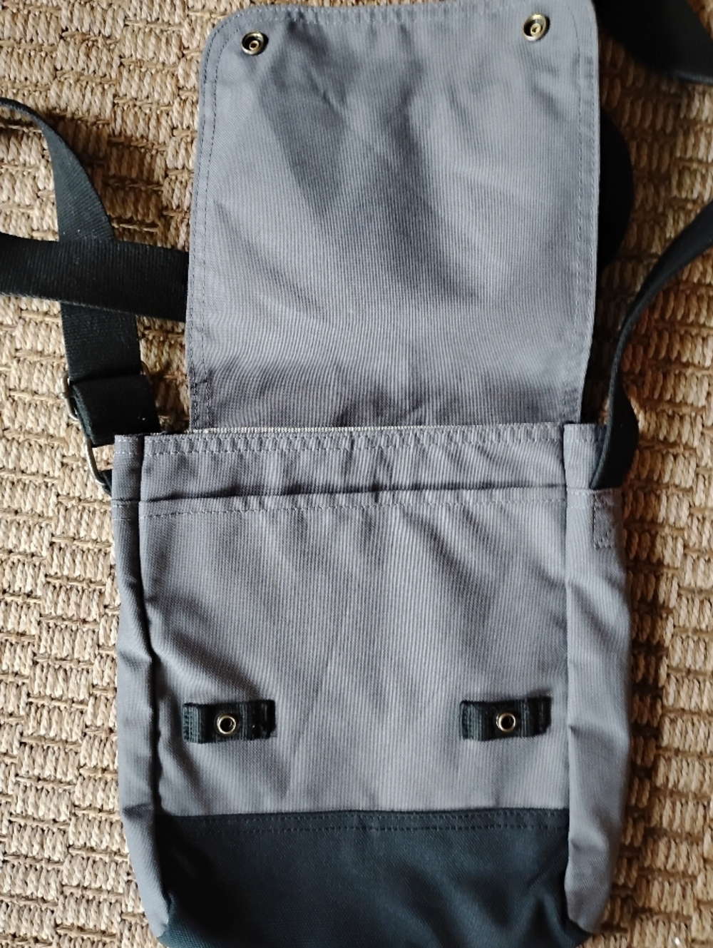 Carhartt Grey Crossbody - Picture 7 of 10